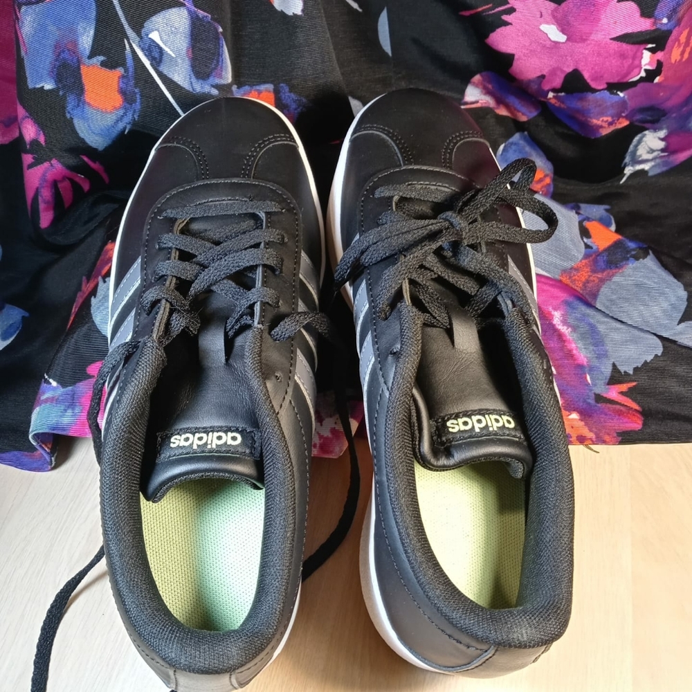 Adidas sneakers - Picture 11 of 16